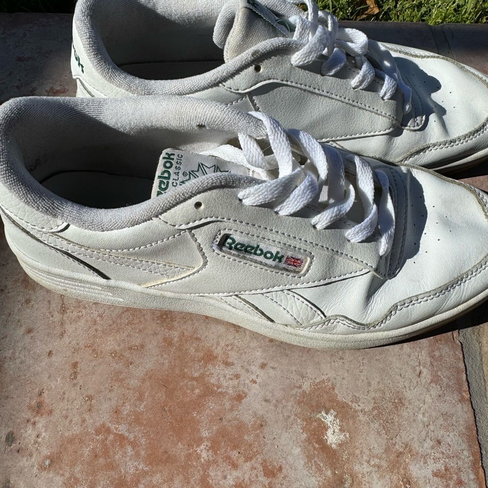 White Reebok’s - Picture 2 of 4